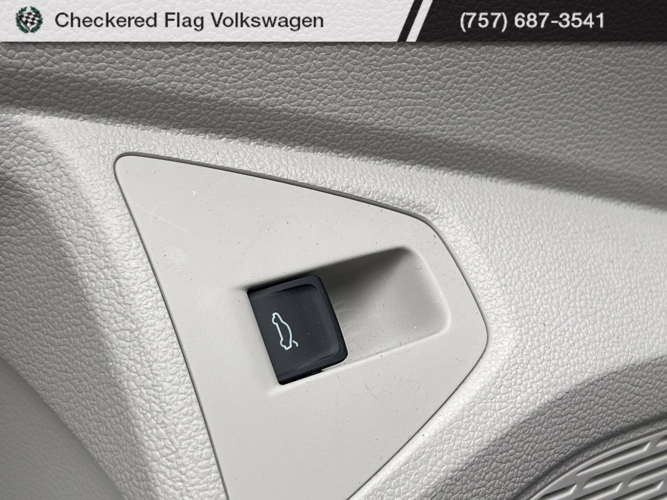 Used 2026 Volkswagen Jetta SE FWD image 16