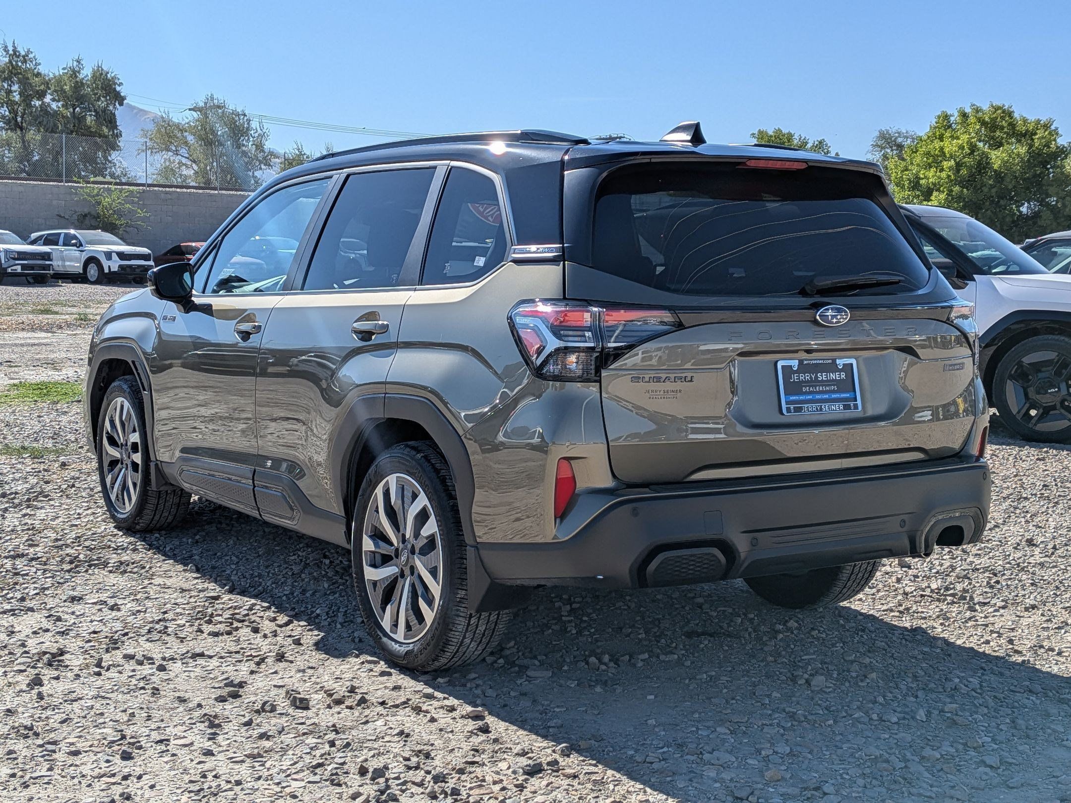 Used 2025 Subaru Forester Touring w/ Touring Package AWD/4WD image 4
