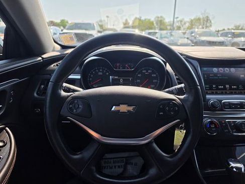 Used 2016 Chevrolet Impala LT FWD image 21