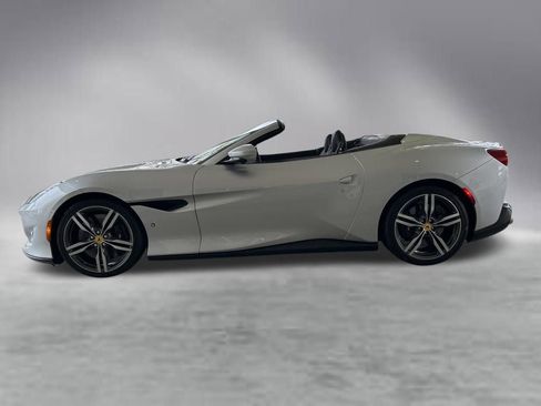 Used 2019 Ferrari Portofino RWD image 16