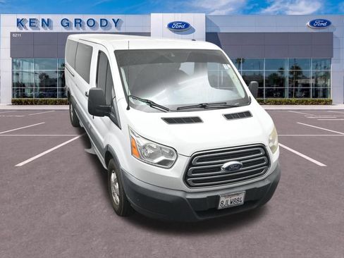 Used 2017 Ford Transit 350 XLT RWD image 11