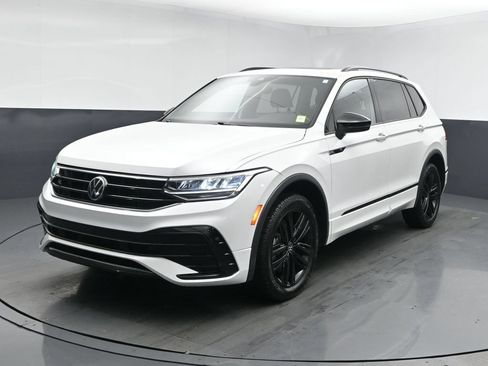 Used 2022 Volkswagen Tiguan SE R-Line AWD/4WD image 26