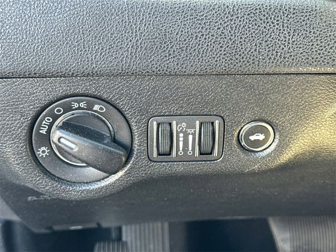 Used 2022 Chrysler 300 Touring w/ Sport Appearance Package image 9