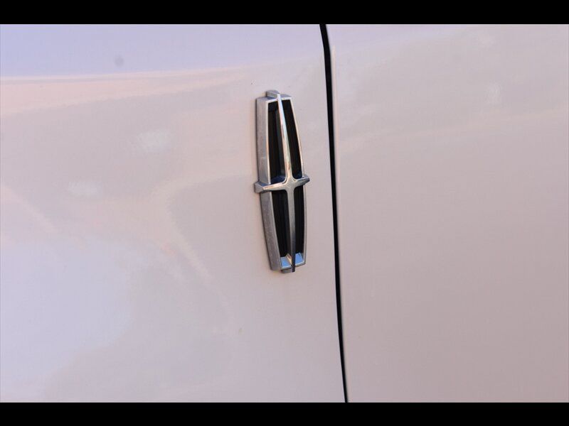 Used 2013 Lincoln MKX AWD image 47