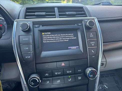 Used 2017 Toyota Camry LE FWD image 16