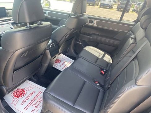 Used 2024 Hyundai Santa Fe Limited image 11