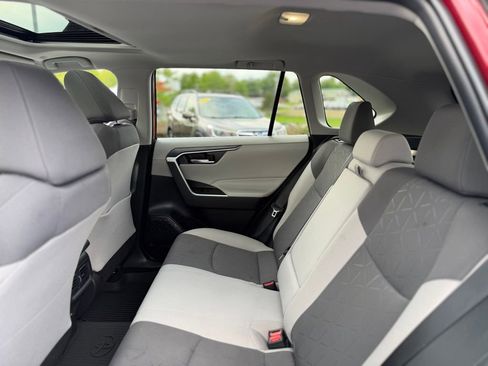 Used 2025 Toyota RAV4 XLE w/ Convenience Package AWD/4WD image 5
