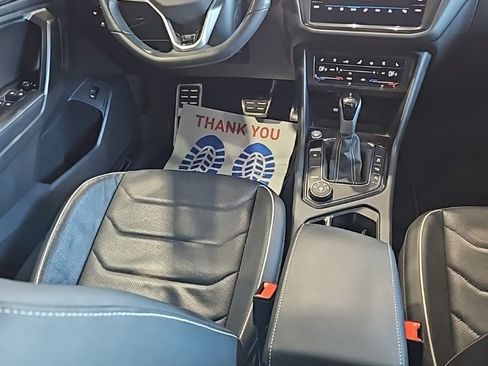 Used 2024 Volkswagen Tiguan SEL R-Line image 25