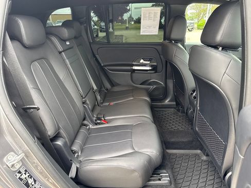 Used 2023 Mercedes-Benz GLB 250 4MATIC image 39