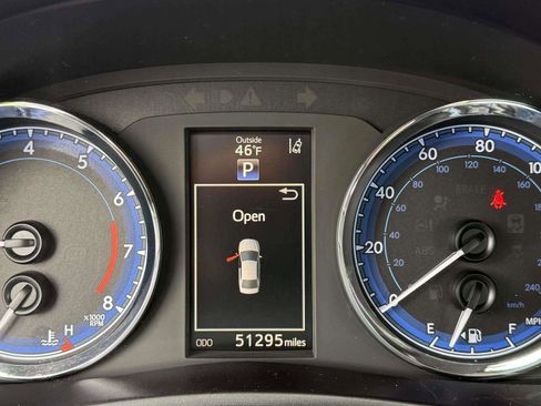 Used 2017 Toyota Corolla SE w/ Carpet Mat Package (TMS) image 28