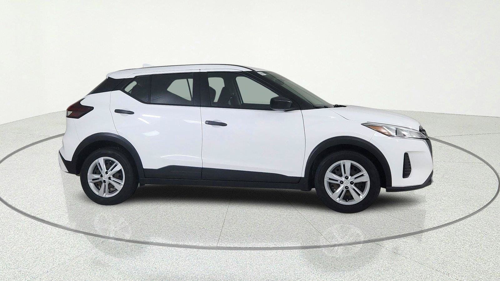 Used 2022 Nissan Kicks S FWD image 6
