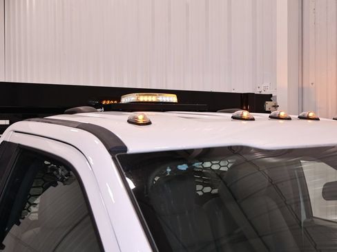Certified 2022 Ford F550 2WD Regular Cab Super Duty image 31