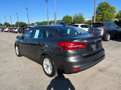 Used 2015 Ford Focus SE FWD image 5