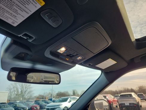 Used 2025 Ford Explorer Platinum w/ Ultimate Package image 30