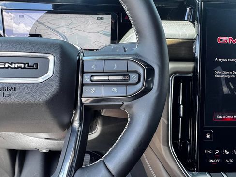 New 2026 GMC Yukon Denali Ultimate w/ LPO, Floor Liner Package AWD/4WD image 19