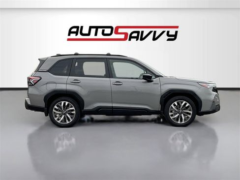 Used 2025 Subaru Forester Touring w/ Touring Package image 8