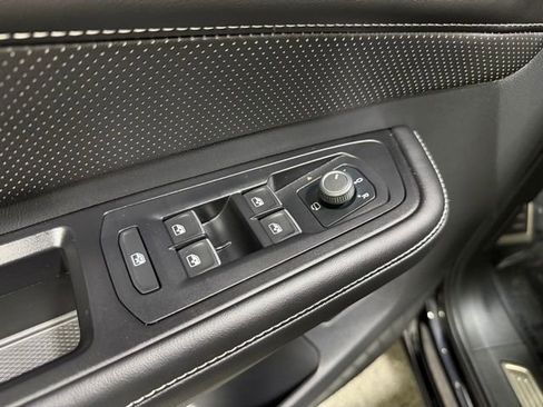 Used 2024 Volkswagen Atlas SEL Premium R-Line image 23