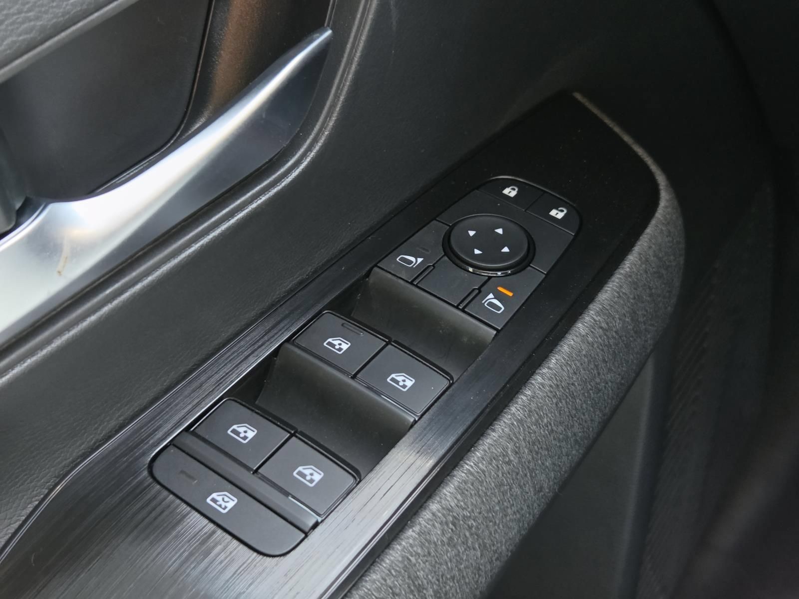 New 2027 Nissan Kicks SV AWD/4WD image 17
