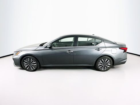 Used 2024 Nissan Altima 2.5 SV image 4