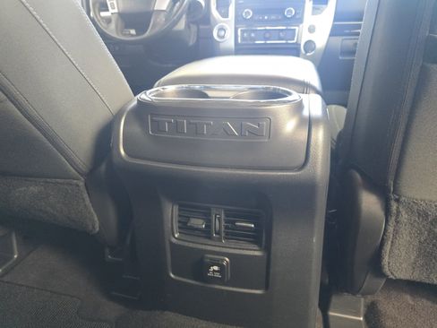 Used 2017 Nissan Titan SV image 27