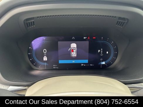 Used 2023 Volvo XC60 B5 Plus image 19