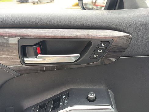 Used 2022 Toyota Highlander Platinum image 22