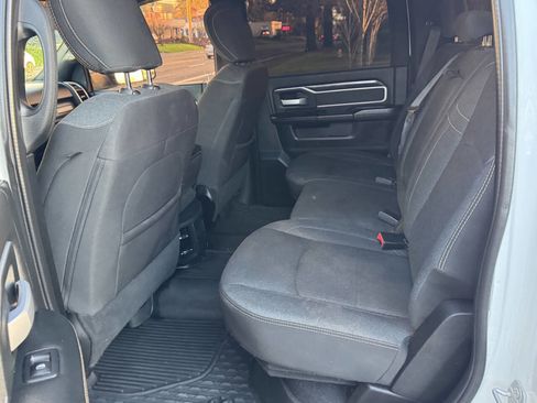 Used 2020 RAM 2500 Big Horn w/ Level 1 Equipment Group image 11