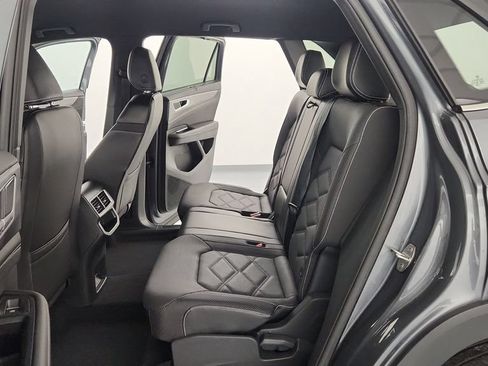 Used 2024 Volkswagen Atlas Cross Sport SE w/ Black Wheel Package AWD/4WD image 28