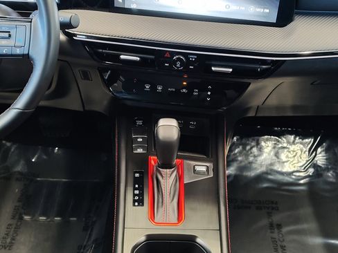 Used 2025 Nissan Kicks SR FWD image 22