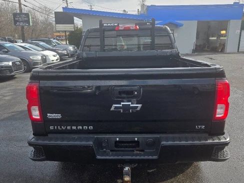 Used 2017 Chevrolet Silverado 1500 LTZ Z71 w/ Realtree Edition image 8