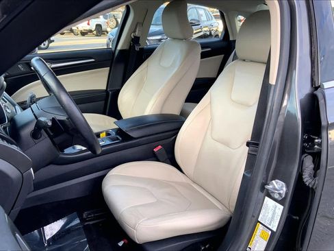 Used 2018 Ford Fusion Titanium FWD image 8