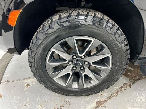 Used 2023 Chevrolet Tahoe Z71 w/ Luxury Package image 26