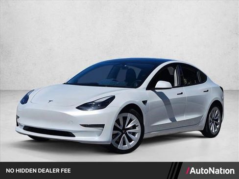 Used 2023 Tesla Model 3 Standard Range RWD image 1