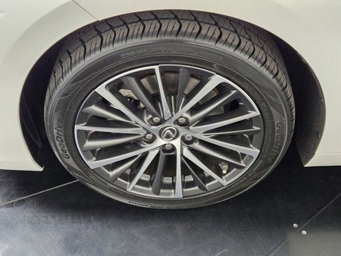 Certified 2023 Lexus ES 350 w/ Premium Package image 12