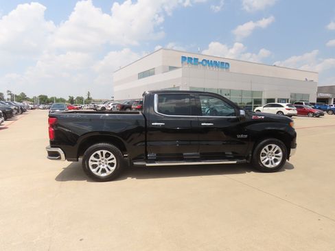 Used 2022 Chevrolet Silverado 1500 LTZ AWD/4WD image 10
