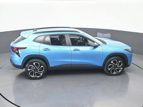 Used 2025 Chevrolet Trax RS FWD image 49