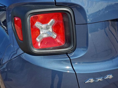 Used 2021 Jeep Renegade Sport w/ Sport Appearance Group image 39