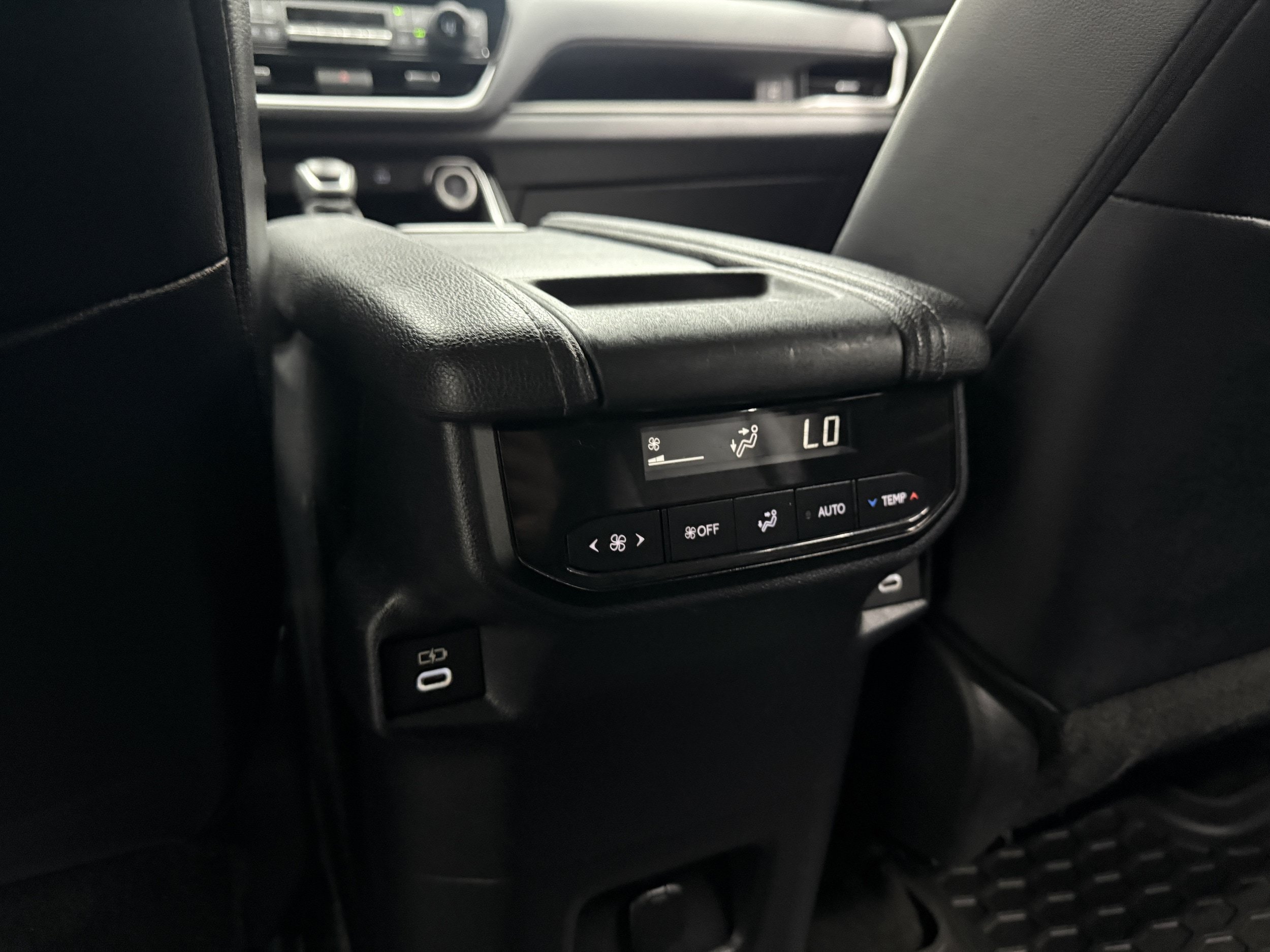 Used 2024 Toyota Grand Highlander AWD image 26