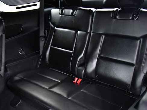 Used 2022 Ford Explorer XLT w/ Equipment Group 202A image 35