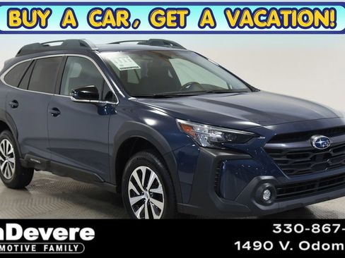 Used 2025 Subaru Outback Premium AWD/4WD image 1