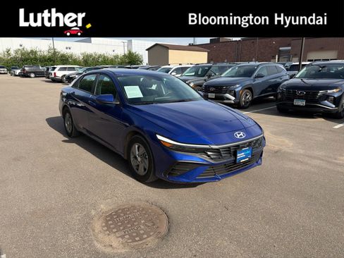 Used 2025 Hyundai Elantra SE FWD image 1
