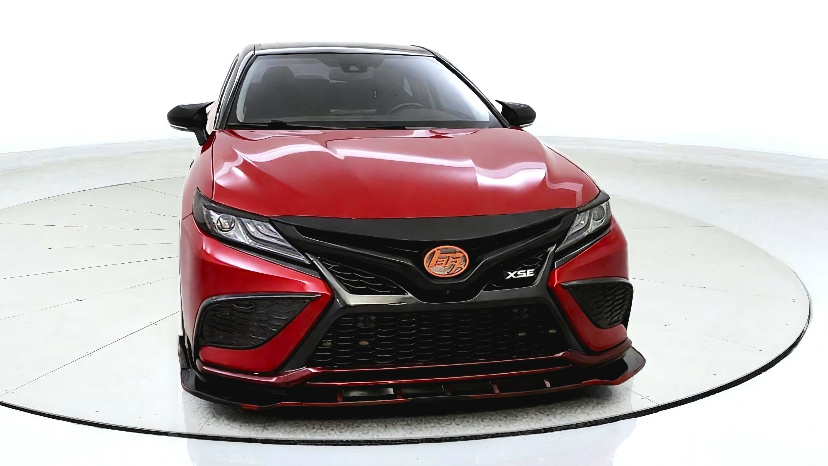 Used 2022 Toyota Camry XSE w/ Navigation Package FWD image 2