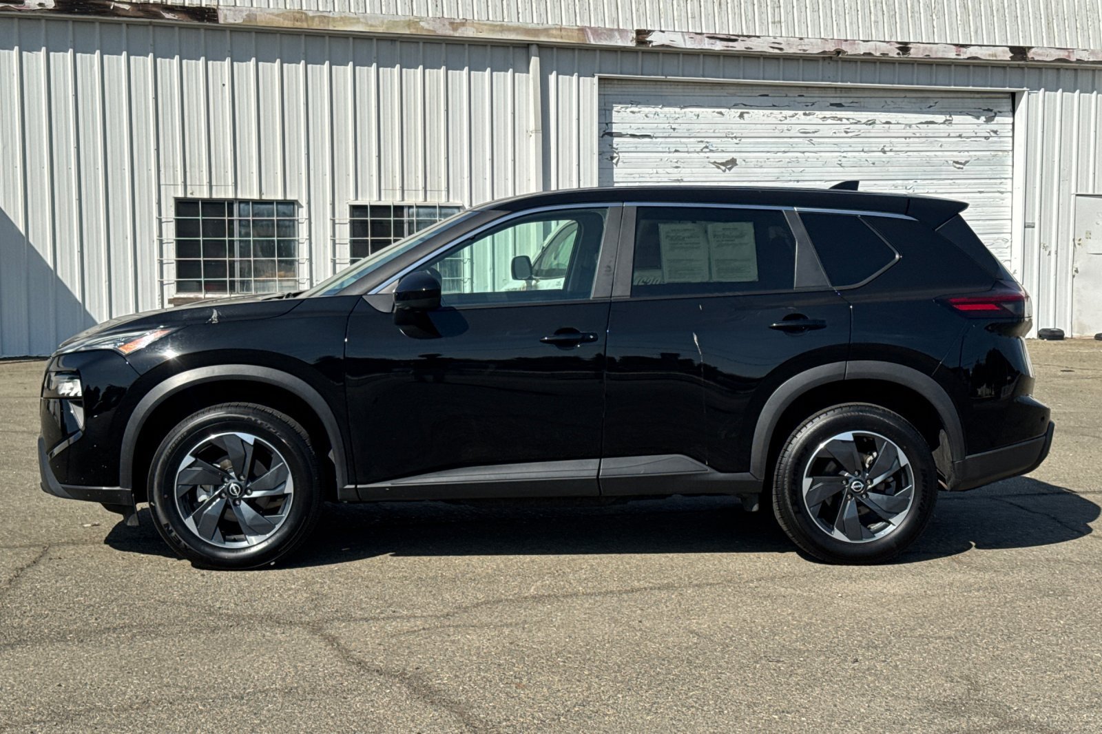 Certified 2025 Nissan Rogue SV AWD/4WD image 9