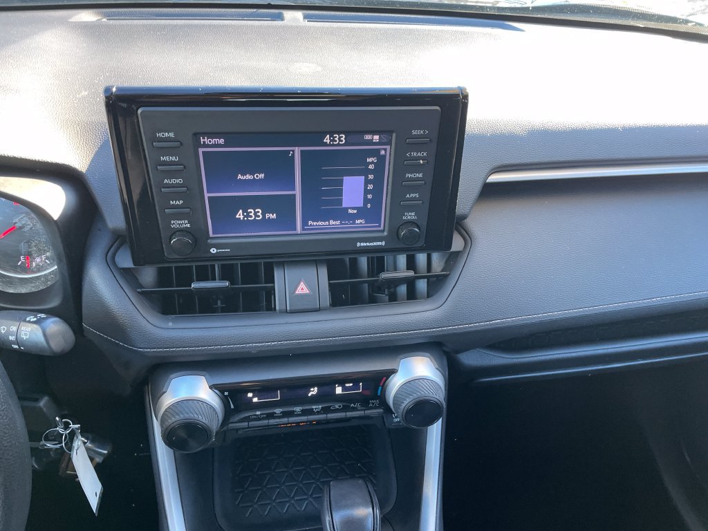 Certified 2022 Toyota RAV4 LE AWD/4WD image 18