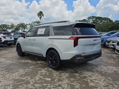 New 2026 Kia Carnival SX Prestige FWD image 6