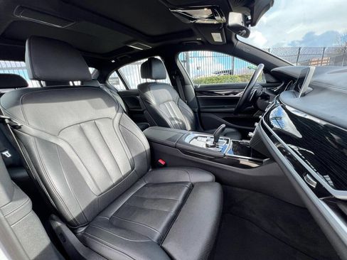 Used 2019 BMW 740e xDrive 740e xDrive iPerformance AWD 4 w/ Executive Package image 56