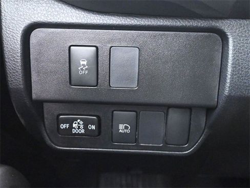 Used 2021 Toyota Tacoma SR5 w/ Technology Package image 25