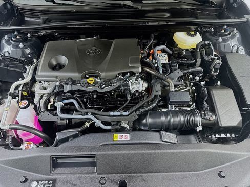 Used 2025 Toyota Camry SE image 30