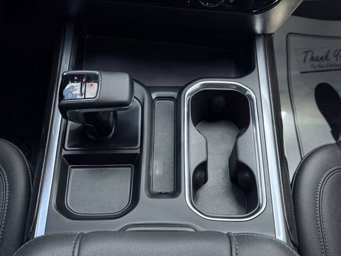 Used 2025 Chevrolet Silverado 1500 LT Trail Boss w/ Convenience Package II AWD/4WD image 37