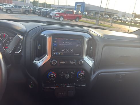 Used 2020 Chevrolet Silverado 1500 LT w/ All-Star Edition AWD/4WD image 22